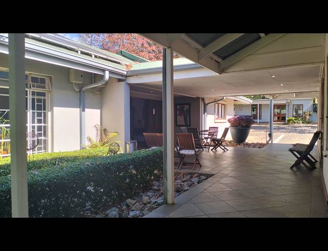 985M² GUESTHOUSE FOR SALE IN EQUESTRIA
